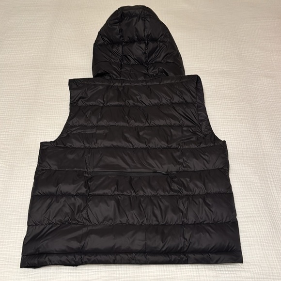 ATHLETA Black Puffer Vest Aire Packable Layer Travel Recycled Nylon - Picture 3 of 9